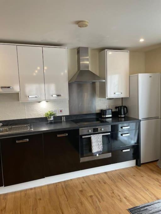 Two Bedroom House By Brookland Serviced Short Lets With Free Wifi & Parking Casa de férias Londres